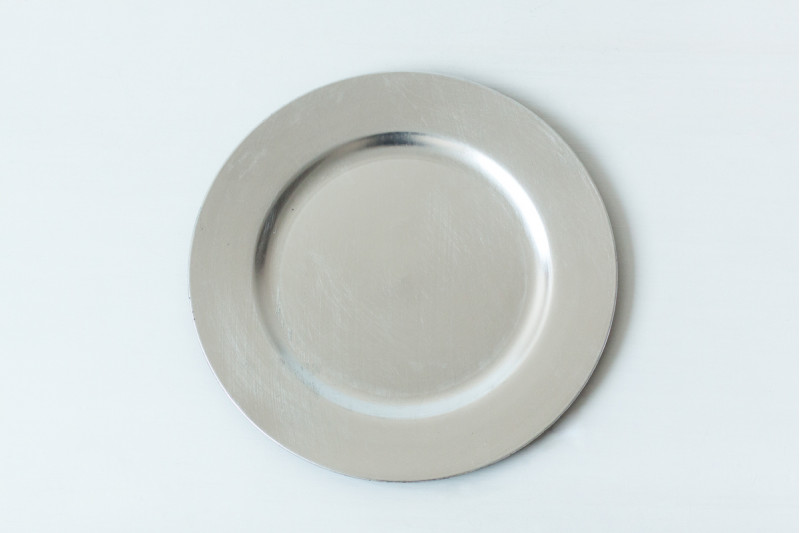 Тарілка підставна срібло пластик